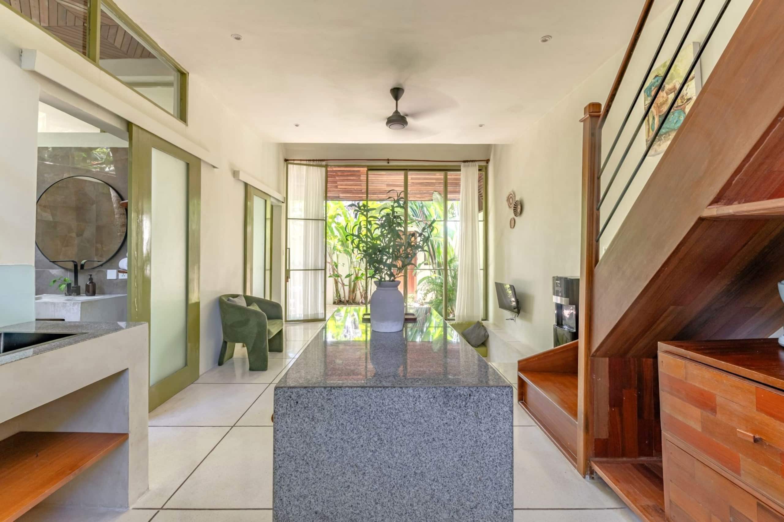 The Pathway 2BR Tropical Loft near Pererenan Beach 8