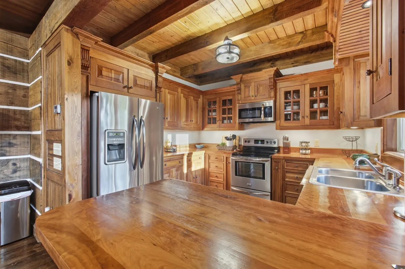 Lakeside Lodge Retreat Luxury Cabin on Watts Bar Lake 10