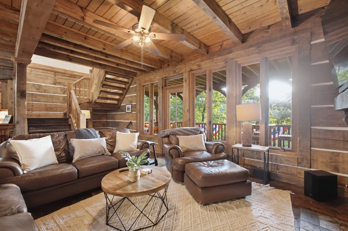 Lakeside Lodge Retreat Luxury Cabin on Watts Bar Lake 15