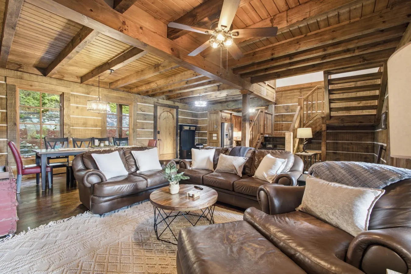 Lakeside Lodge Retreat Luxury Cabin on Watts Bar Lake 16