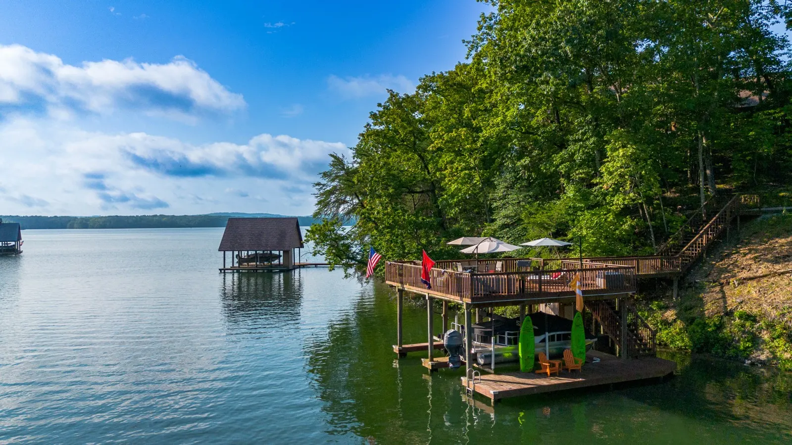 Lakeside Lodge Retreat Luxury Cabin on Watts Bar Lake 3