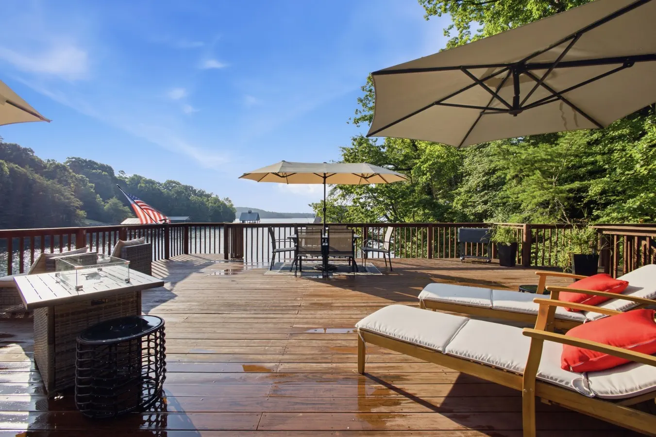 Lakeside Lodge Retreat Luxury Cabin on Watts Bar Lake 4