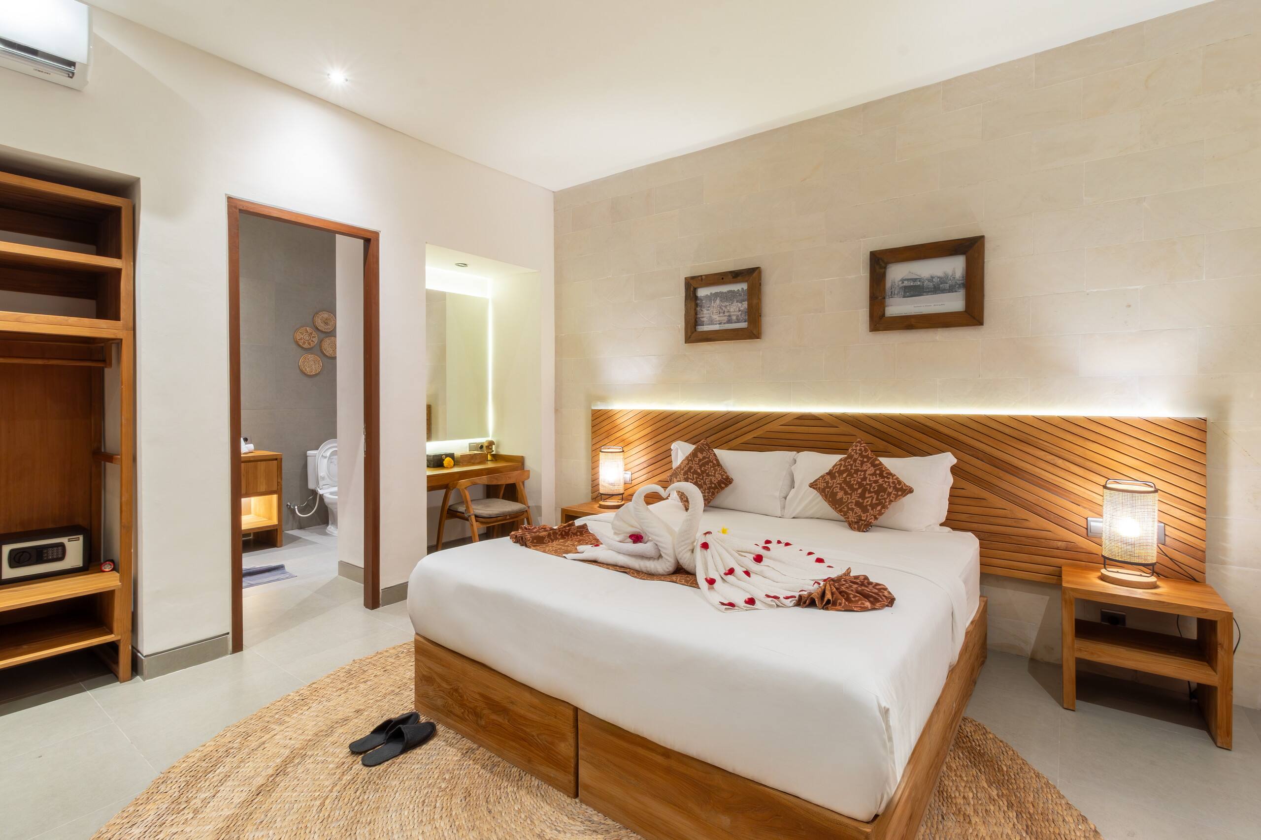 Luxury 2 Bedroom Private Pool Villas 19