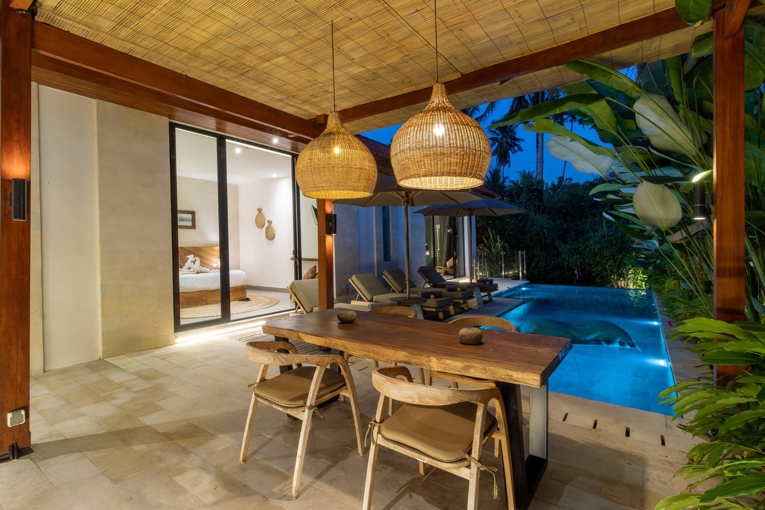 Luxury 2 Bedroom Private Pool Villas 24