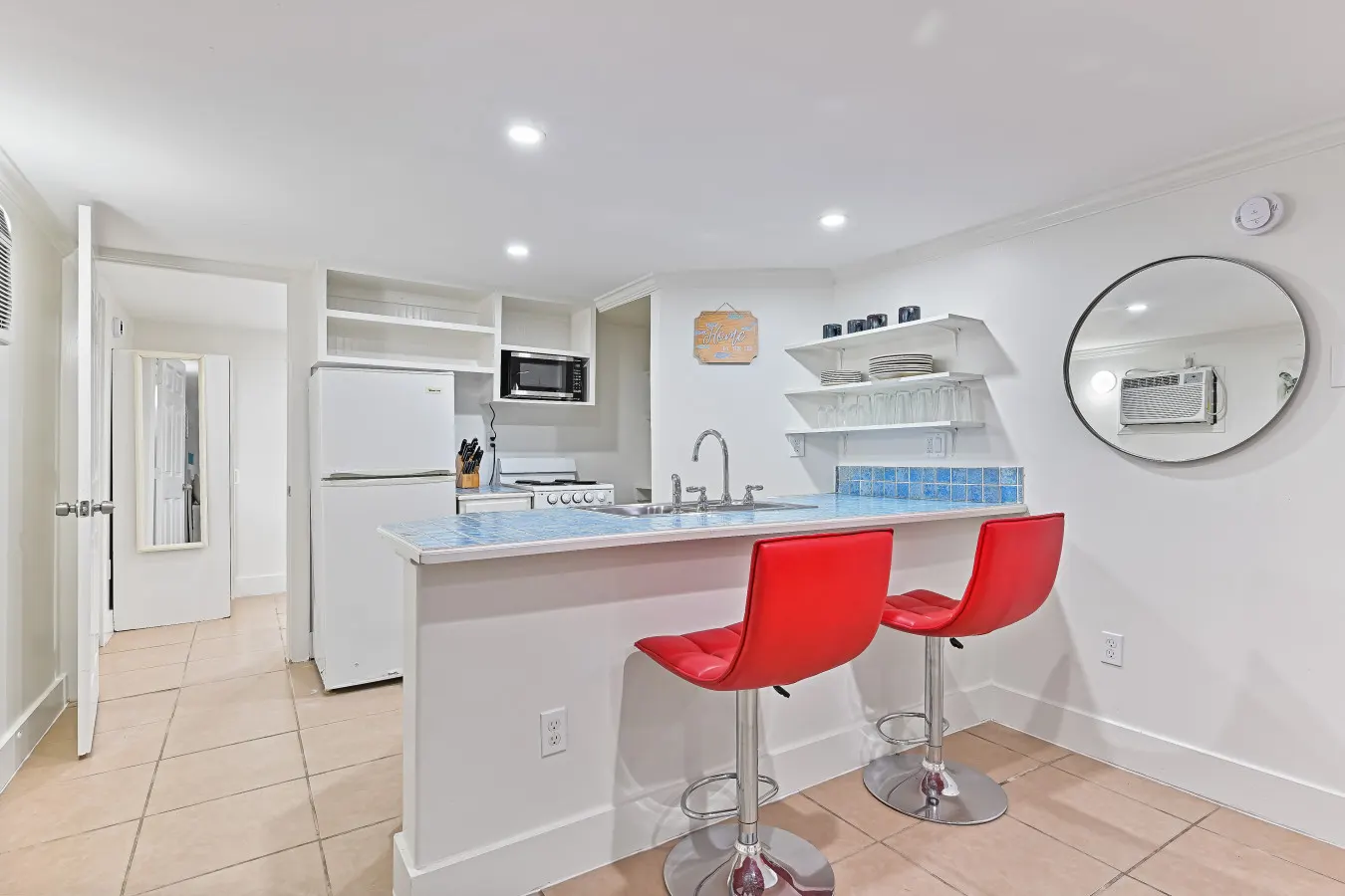 Low Tide | Studio Apartment Near UTMB and Seawall