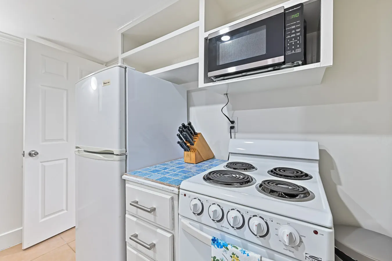 Low Tide Studio Apartment Near UTMB and Seawall 9