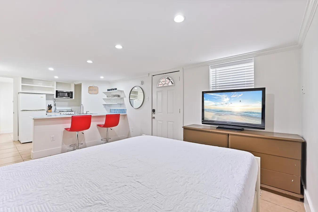Low Tide | Studio Apartment Near UTMB and Seawall — photo 5
