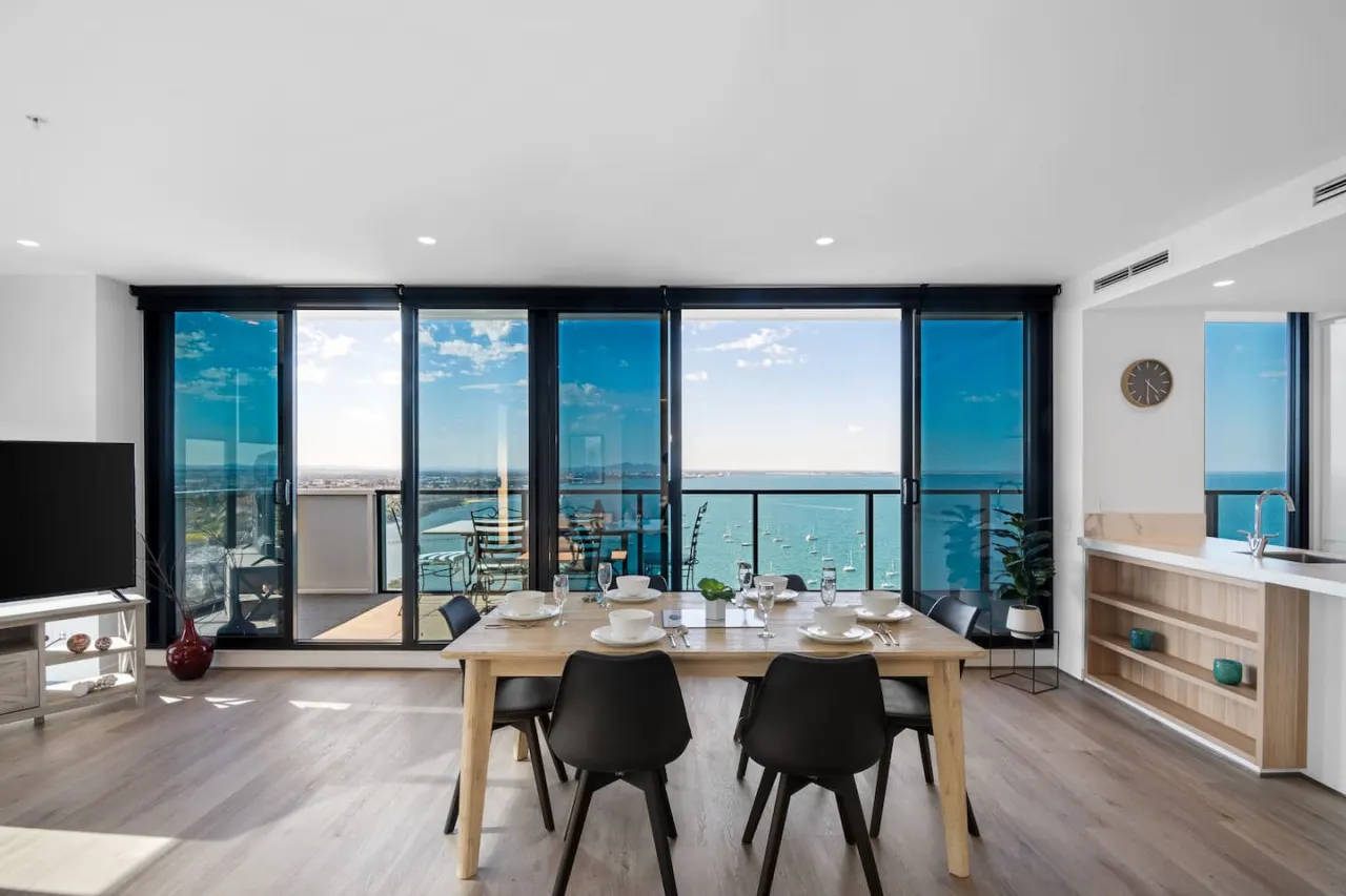 2-BR Penthouse | Geelong CBD w/ Ocean & City Views — photo 2