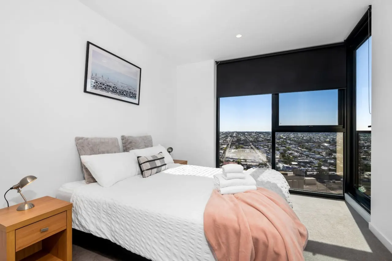 2-BR Penthouse Geelong CBD w/ Ocean & City Views 10