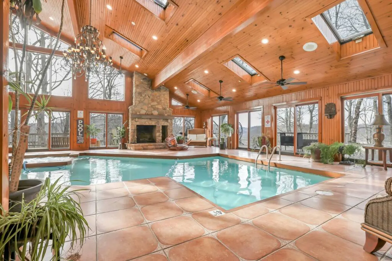 Hocking Hills: Daisy Glen Retreat