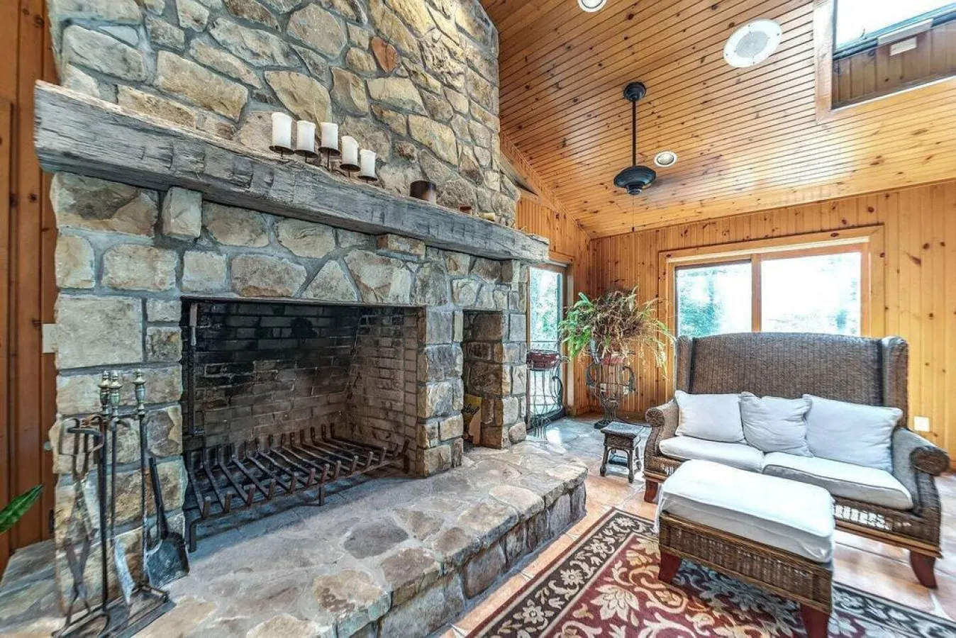 Hocking Hills: Daisy Glen Retreat 7