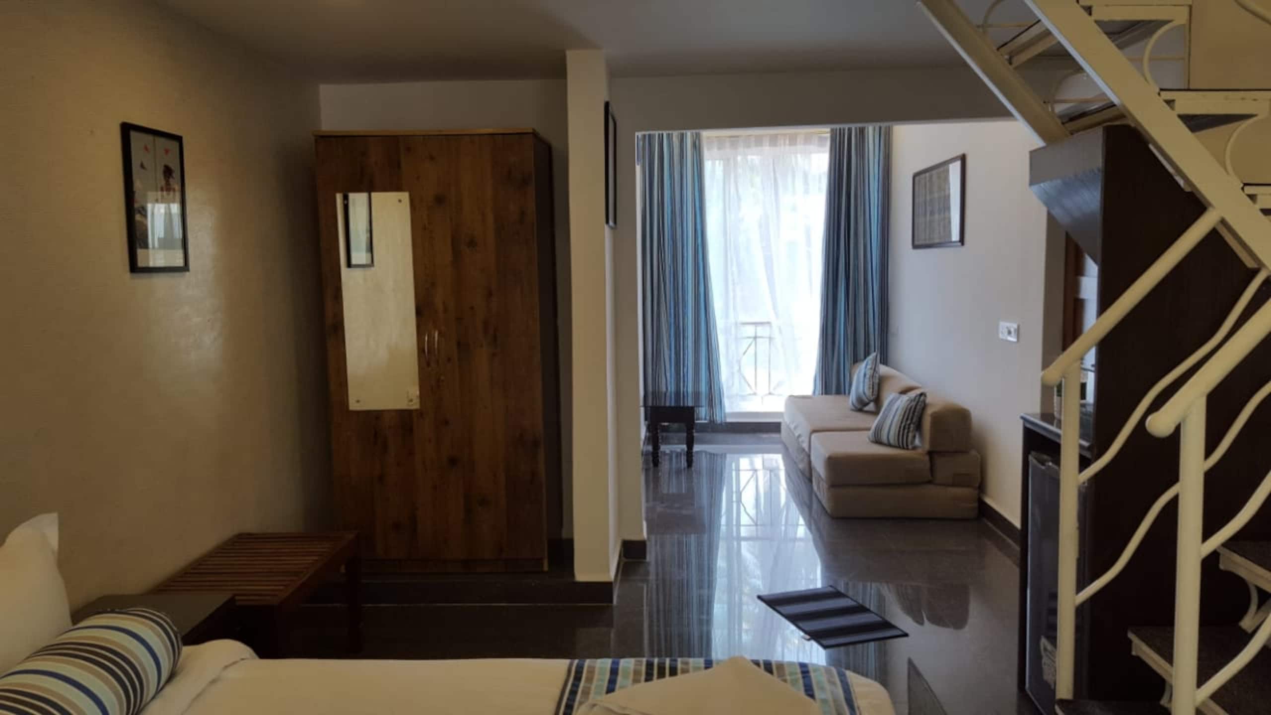Pool View Studio Apt in Candolim Beach Resort 4