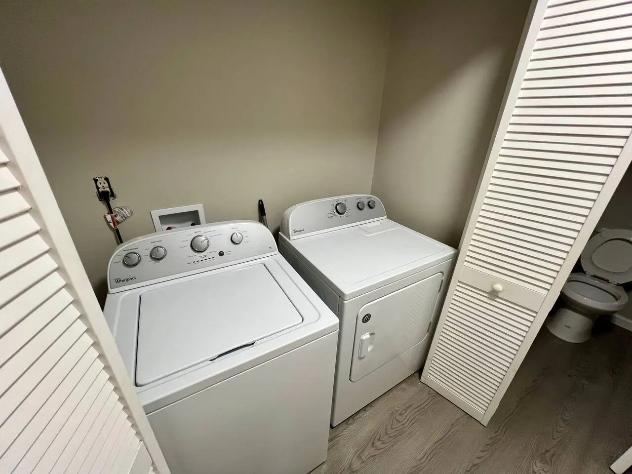 12 Beds 6 Bathrooms 3 Apartments 9