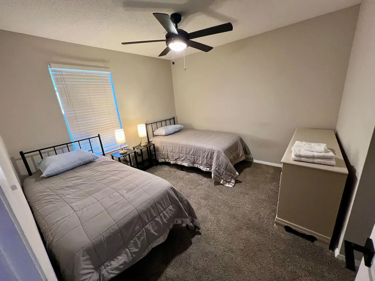 12 Beds 6 Bathrooms 3 Apartments 11