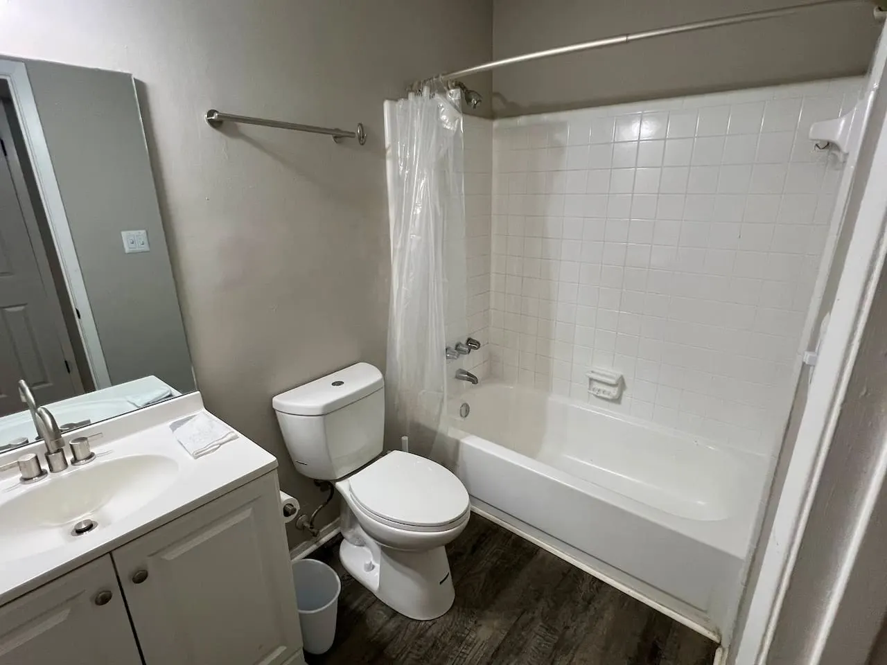 12 Beds 6 Bathrooms 3 Apartments 12