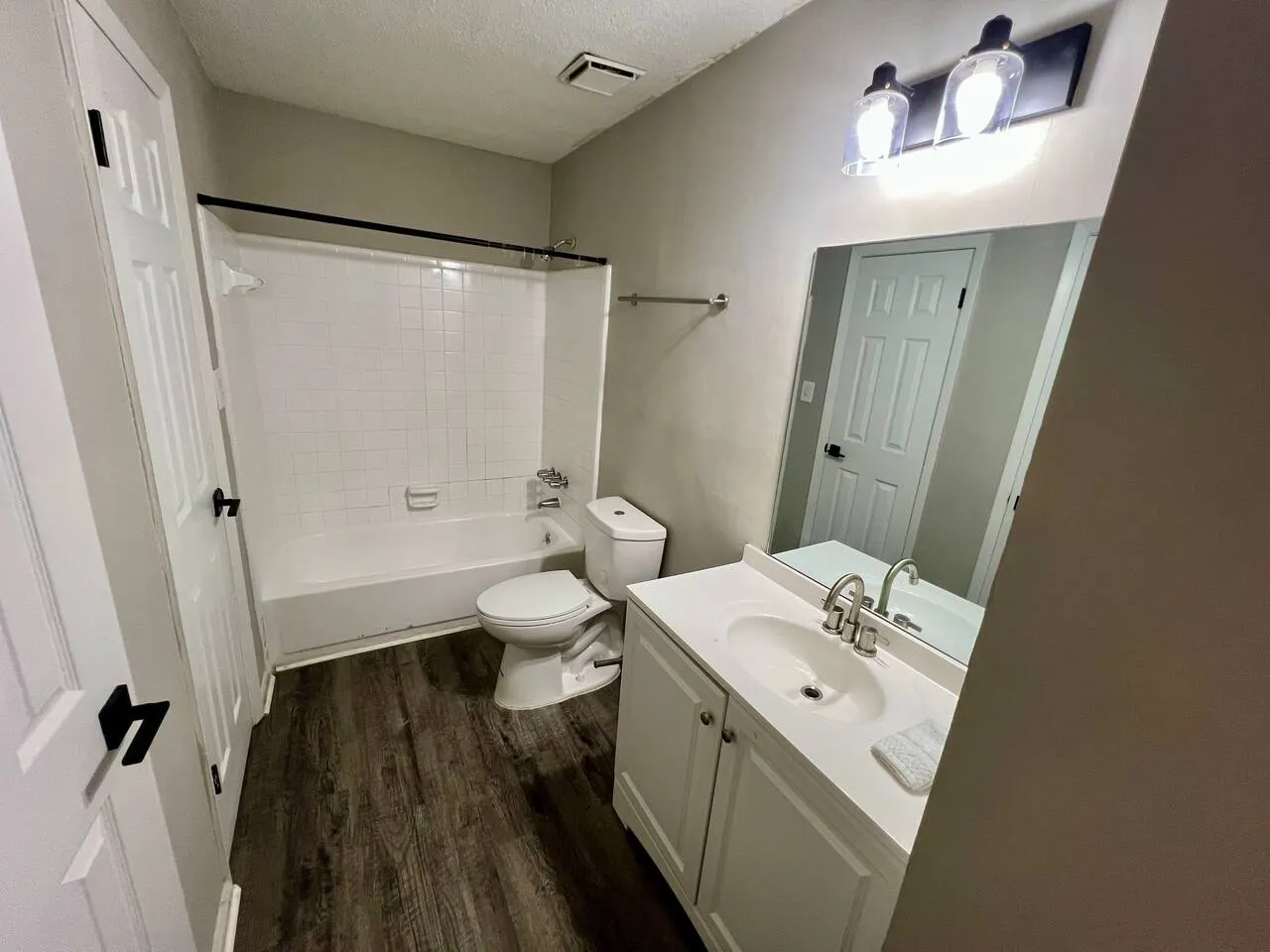 12 Beds 6 Bathrooms 3 Apartments 19