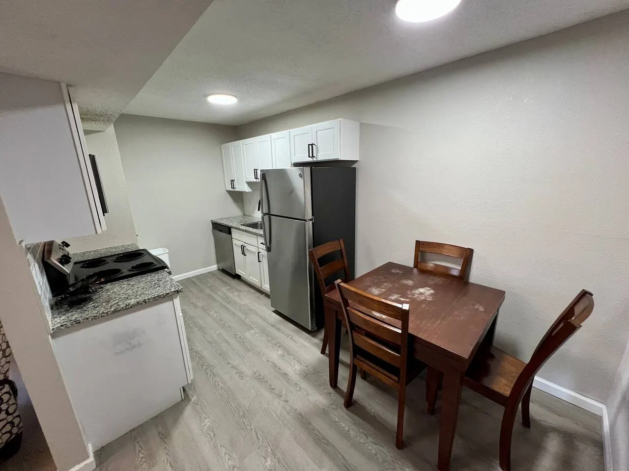 12 Beds 6 Bathrooms 3 Apartments — photo 3