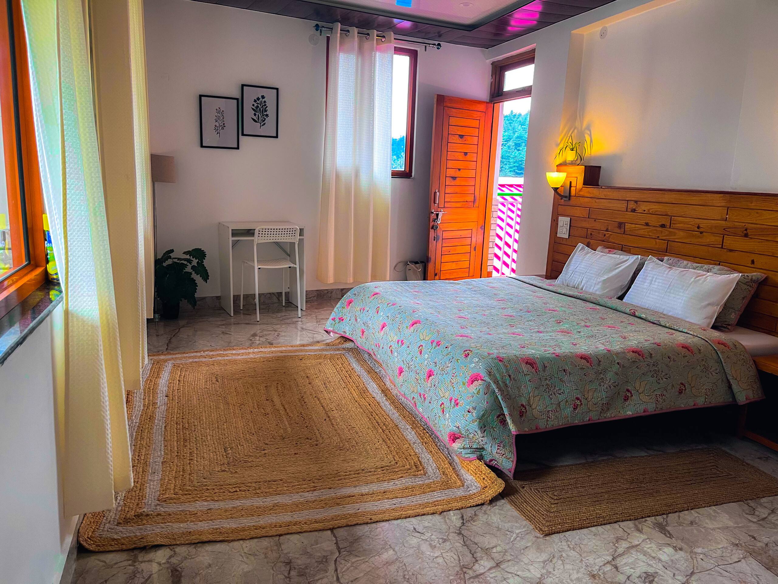Home in Dharamkot | Yutori Stays — photo 3