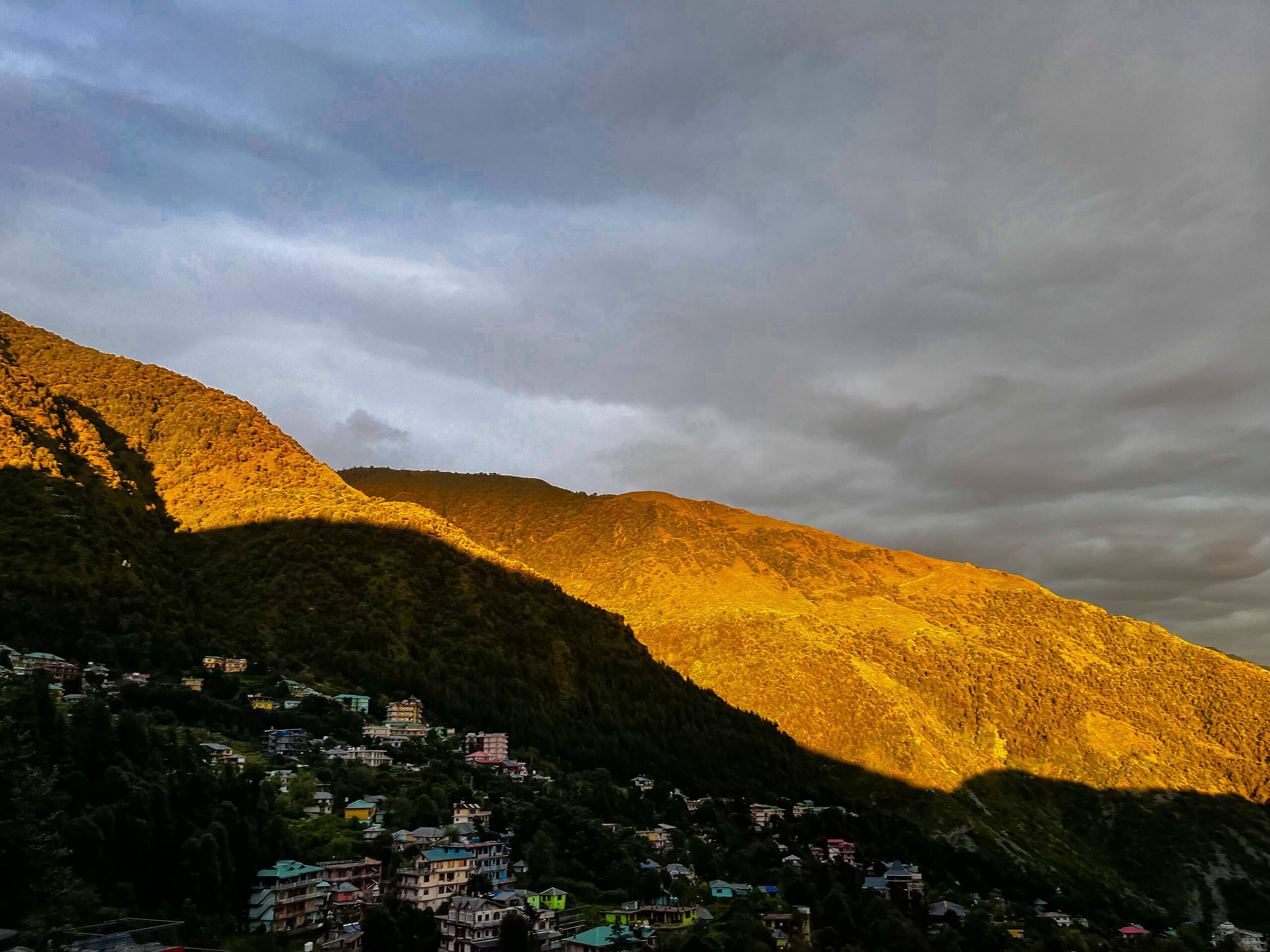 Home in Dharamkot | Yutori Stays 22