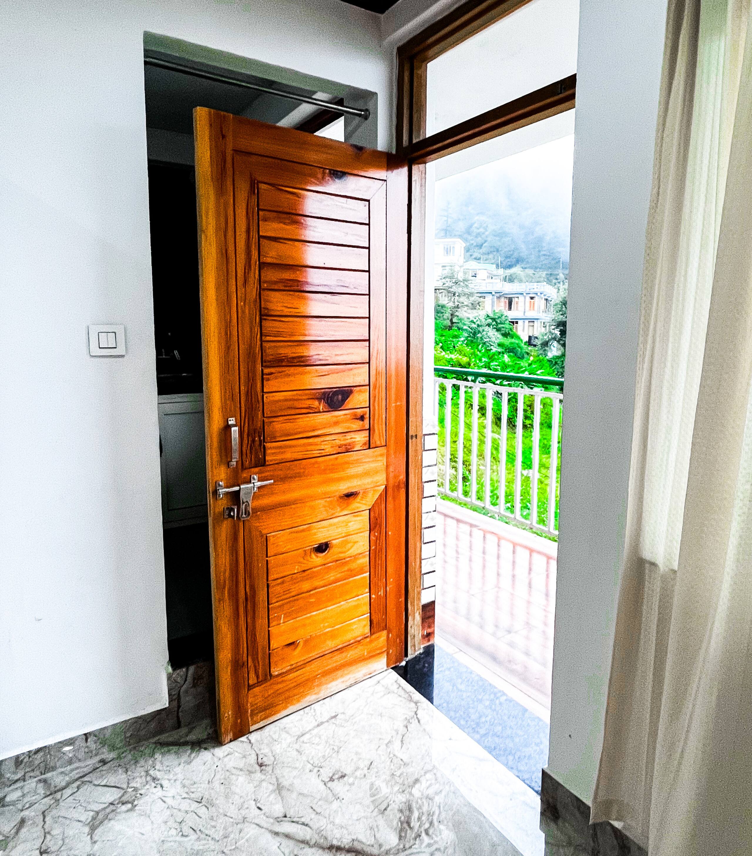 Home in Dharamkot | Yutori Stays 6
