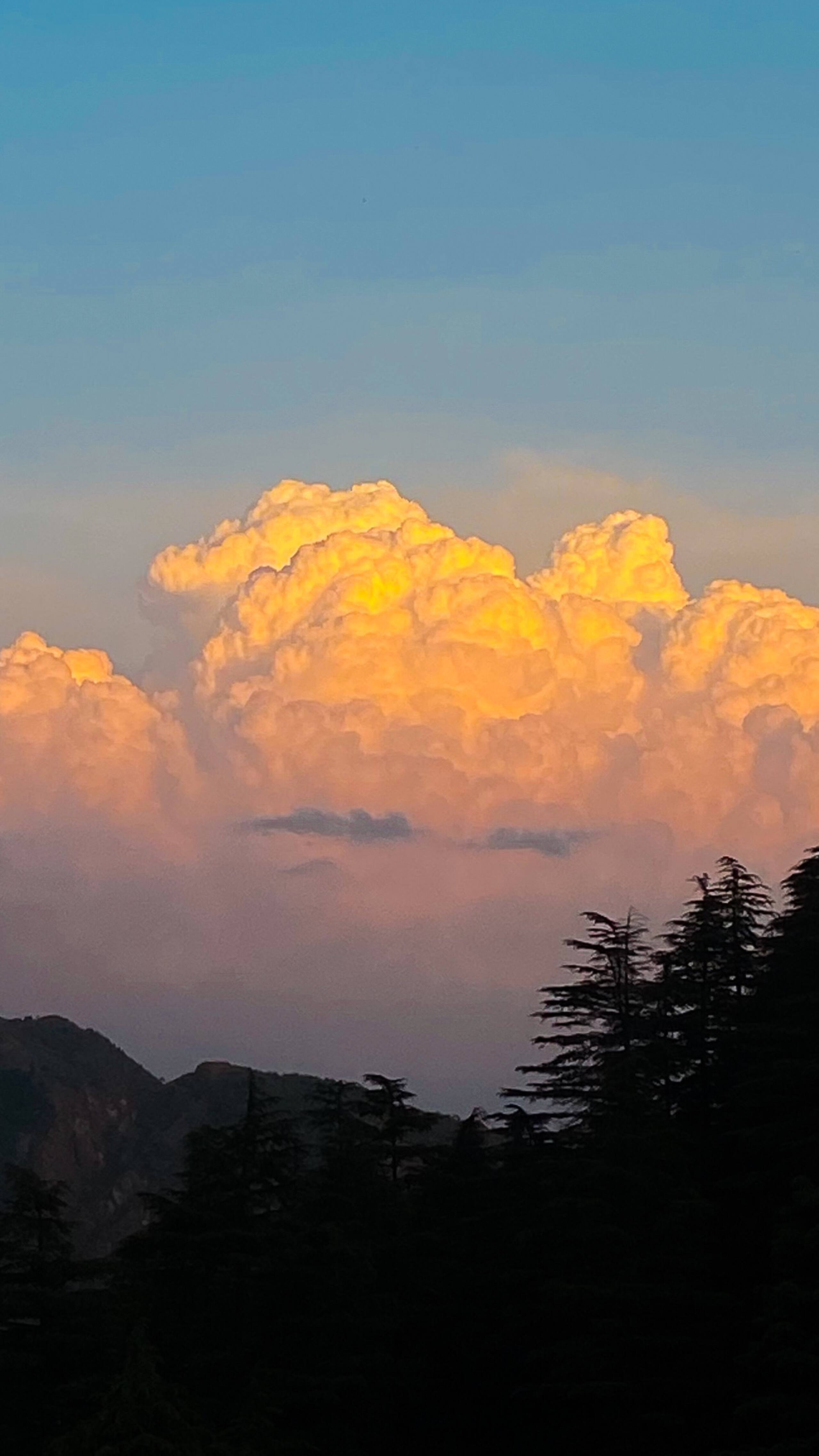 Home in Dharamkot | Yutori Stays 7
