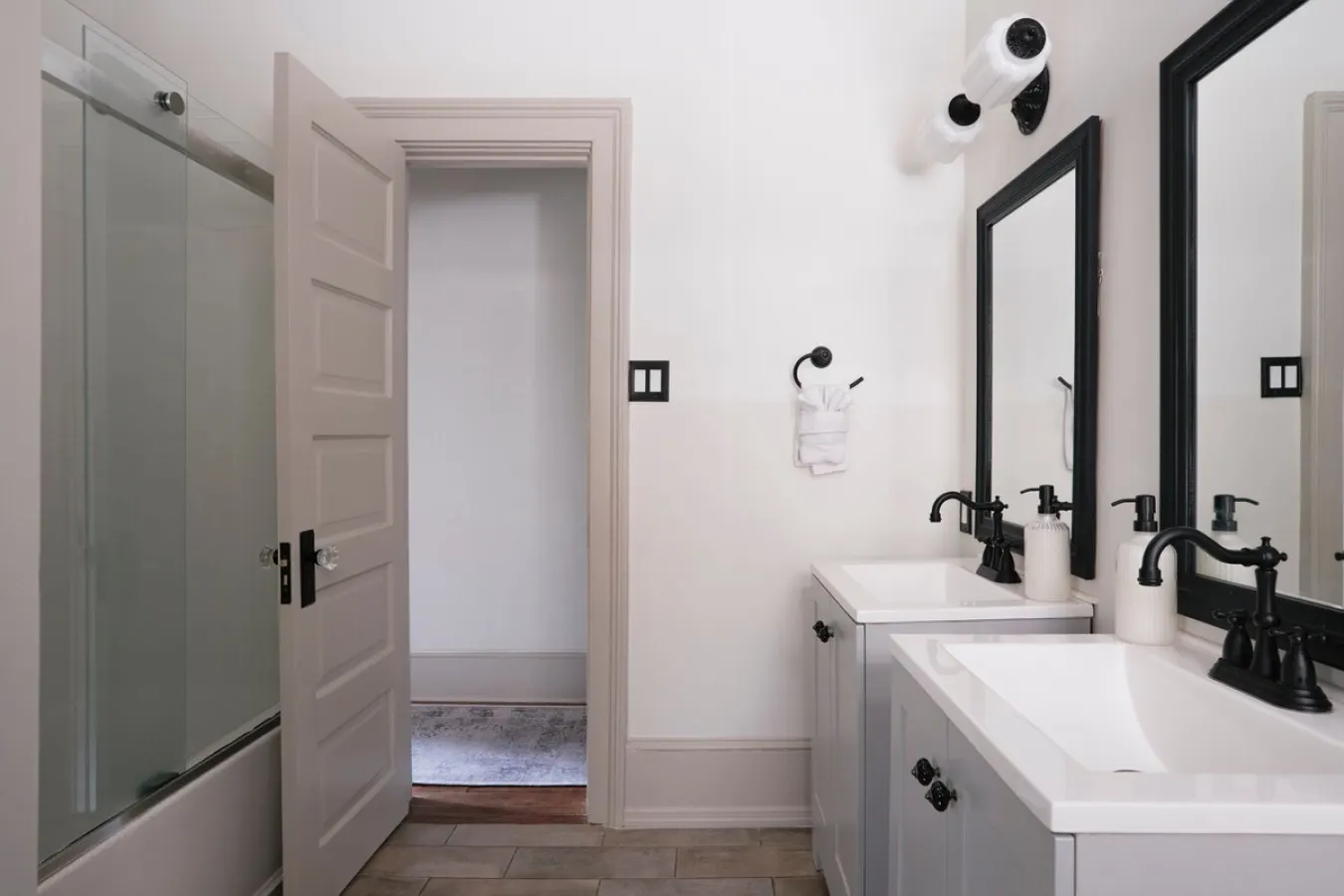 Comfortable Escape 2 Bed in Historic Downtown Savannah 18