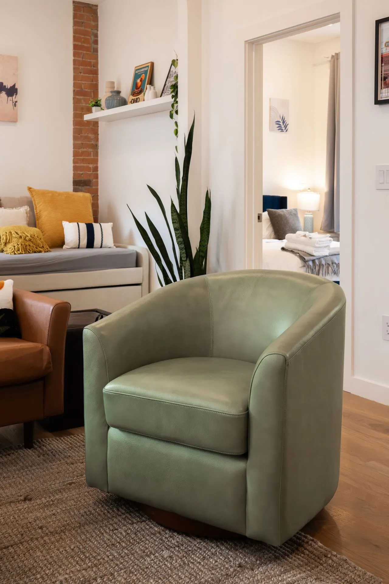 Washington Park 2BR w Parking - Walk to All 16