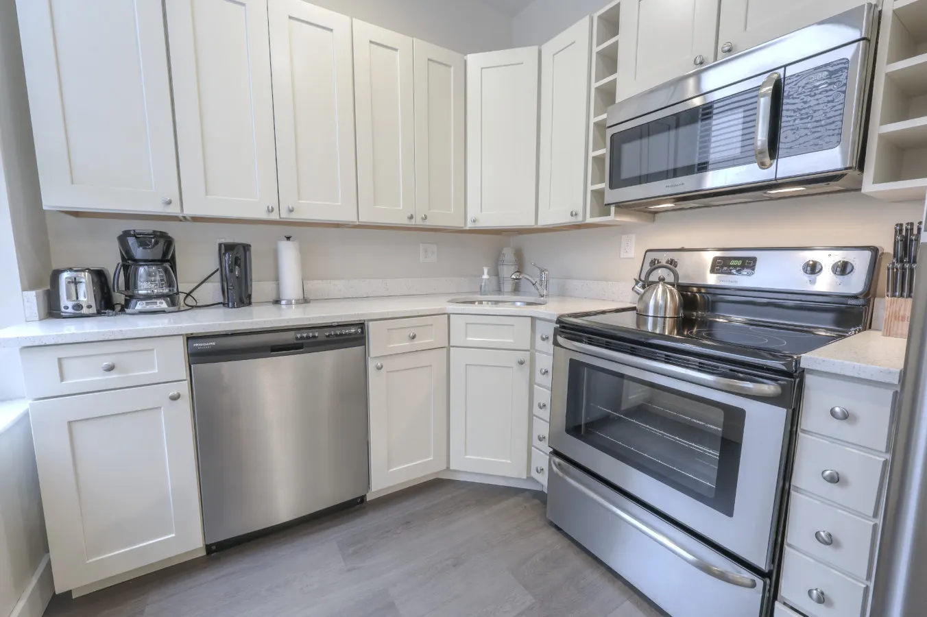 Boston Fidi Studio Laundry in Building Fast Wifi 4