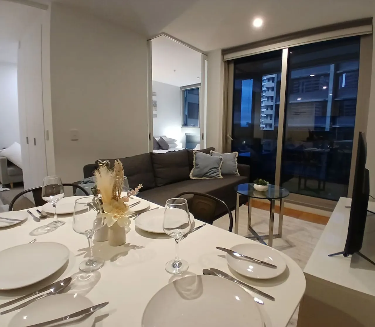 City Duo Stays – Two Apts - One Prime Location 16