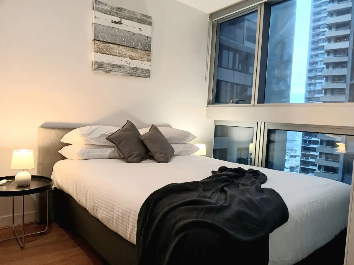 City Duo Stays – Two Apts - One Prime Location 4