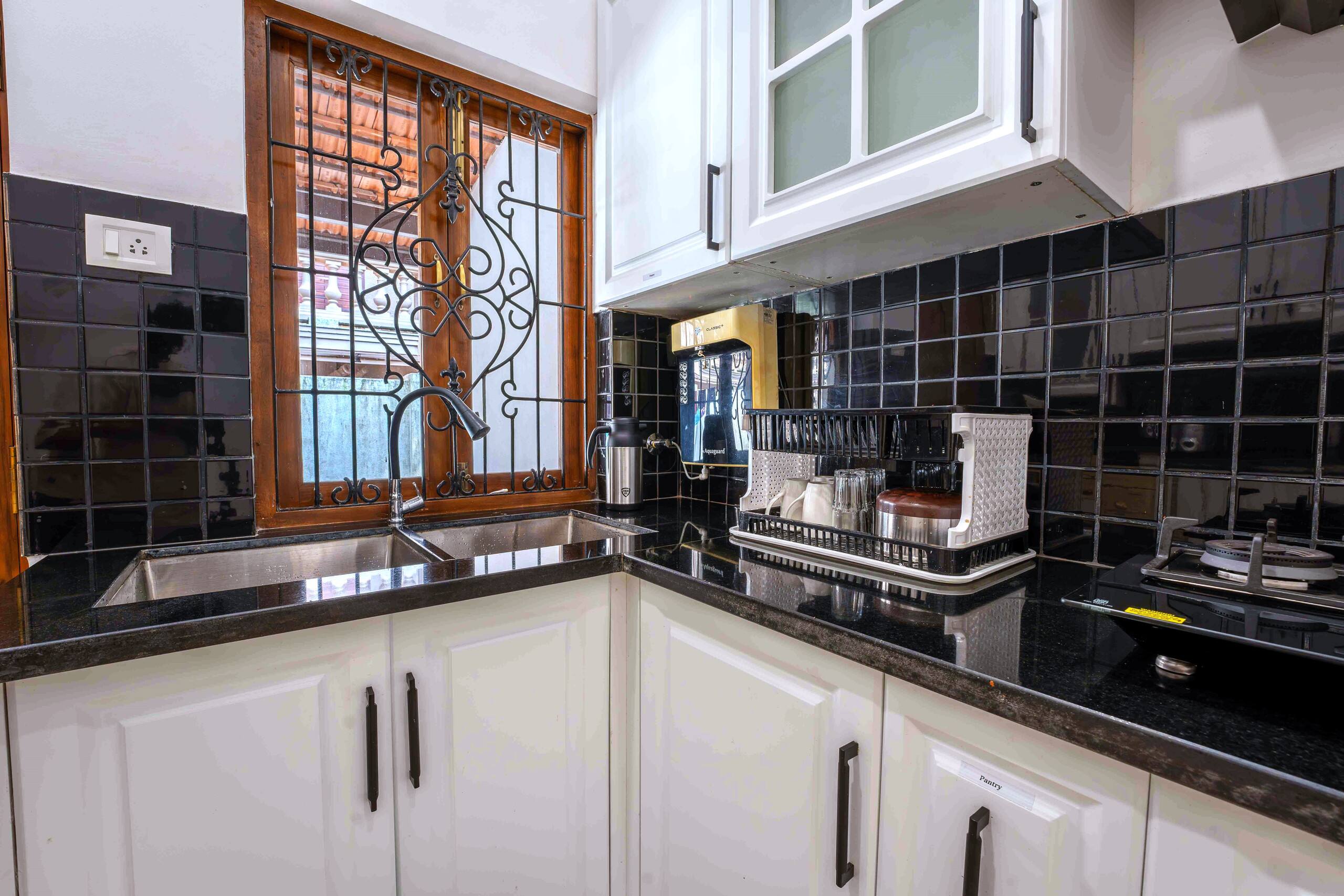 The Solara House | 3BR Private Villa in Candolim 17