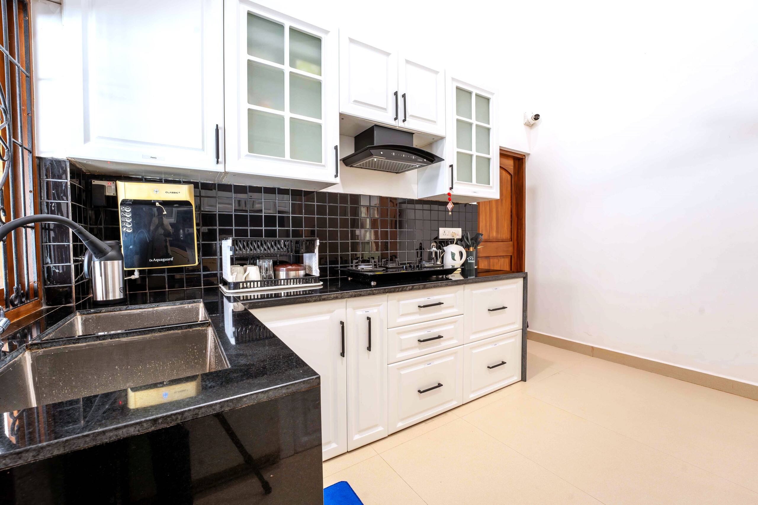 The Solara House | 3BR Private Villa in Candolim 15
