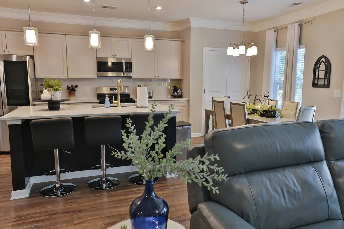 Lincoln Luxury! 5BR w/2 Kings with boat parking! 16