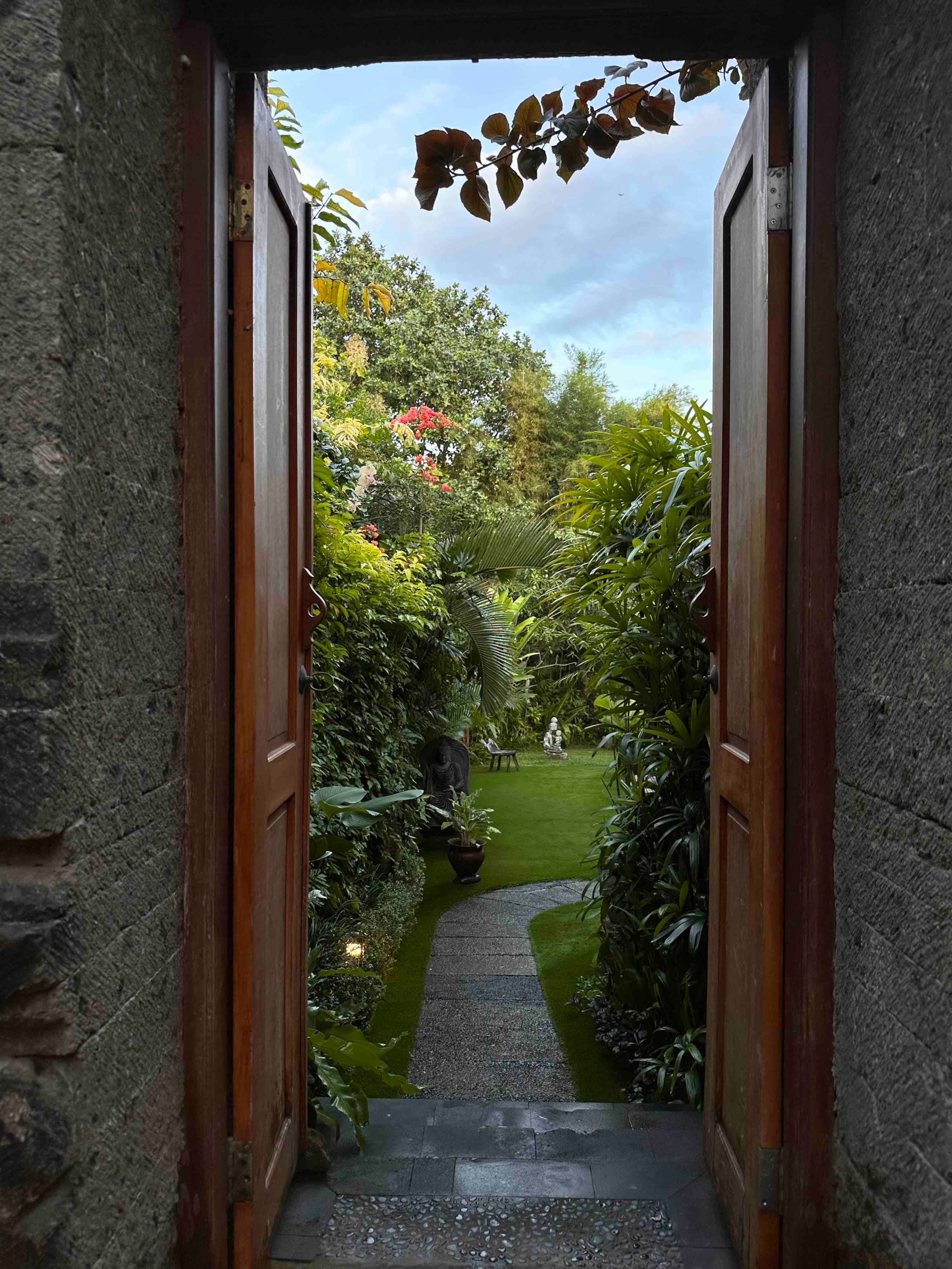 Spacious fam friendly 2BR villa w garden in Canggu — photo 4
