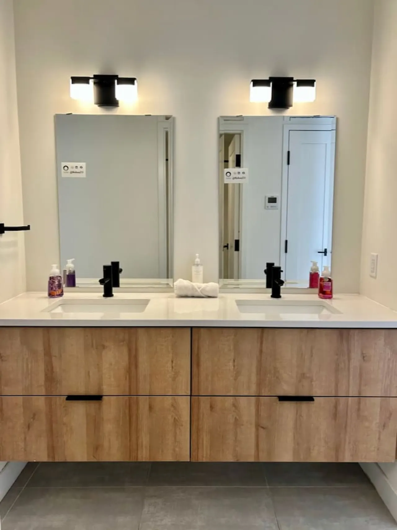 The Lakeshore 302: Luxury Condo Main St Near Beach 14
