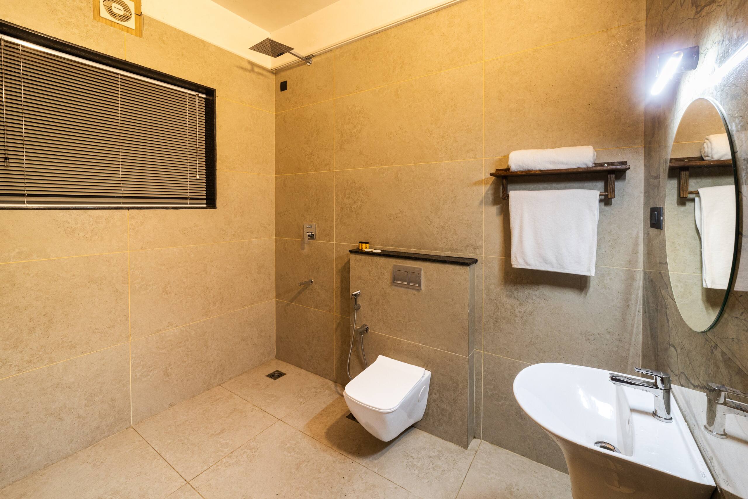 Luxury Pool Villa by Zenith Villas - Kakkanad 40