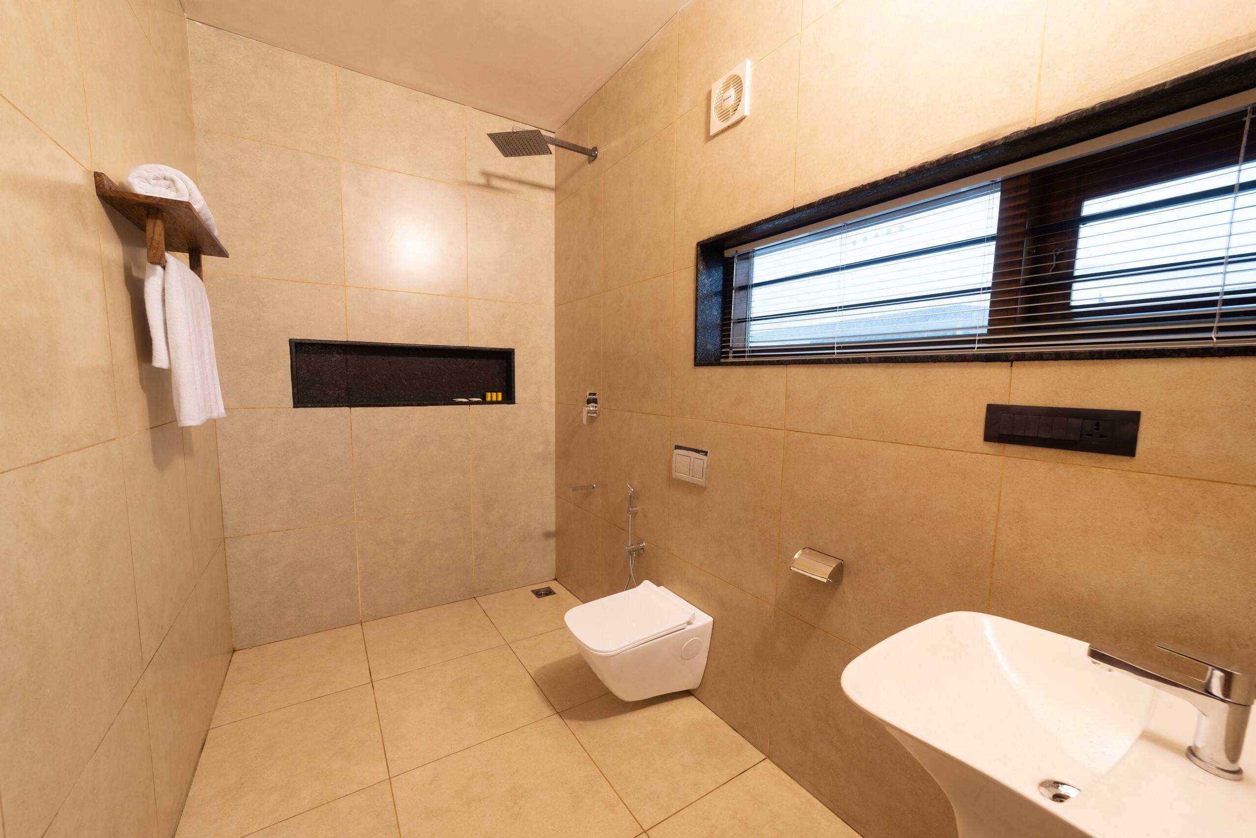 Luxury Pool Villa by Zenith Villas - Kakkanad 38