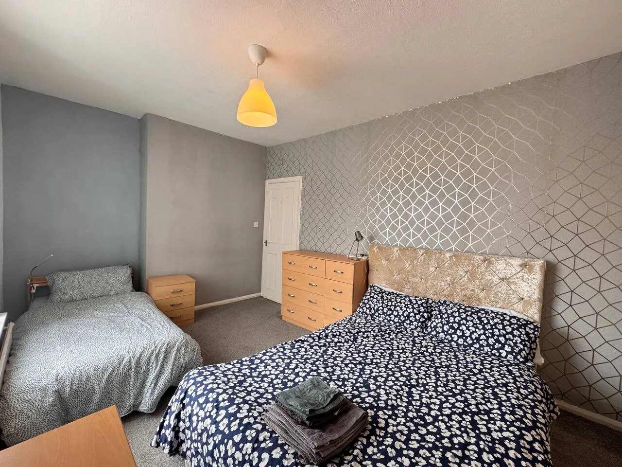 4 bedroom Home Free Parking Work and Weekends 9