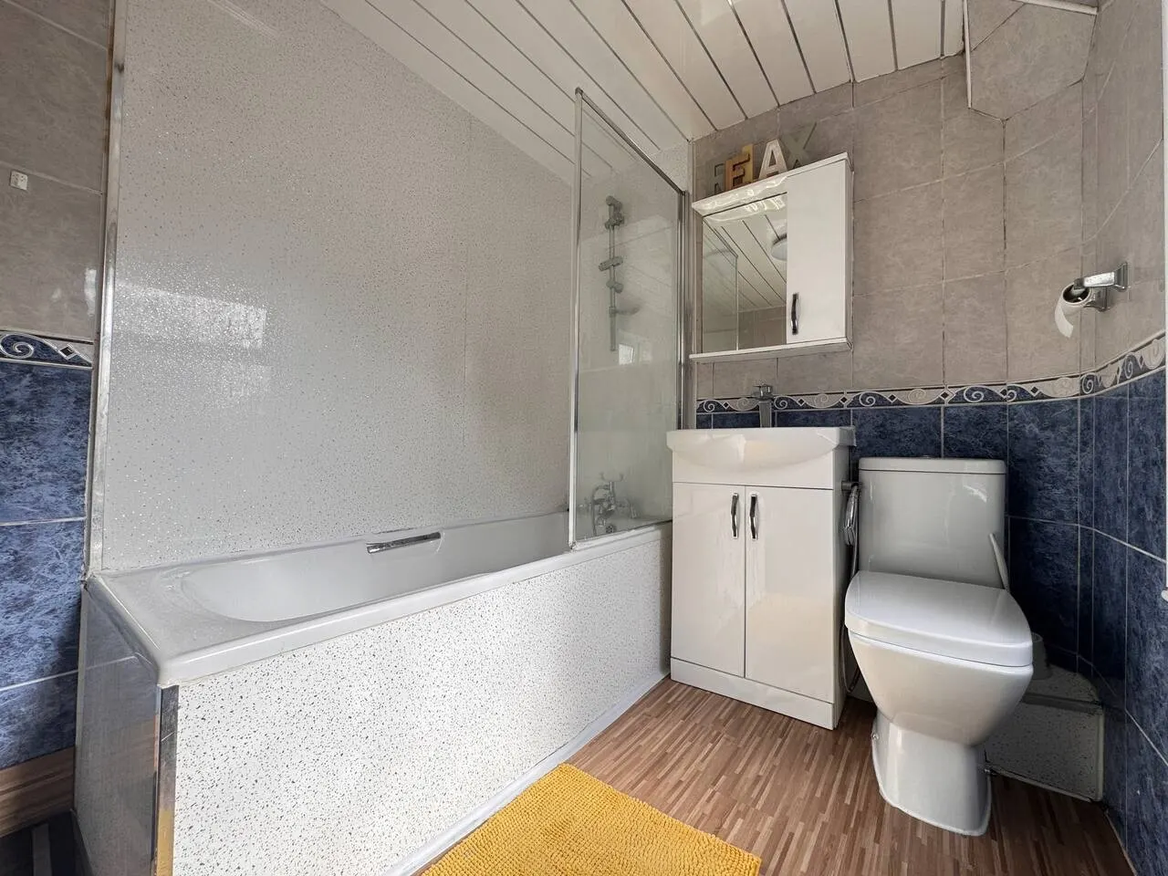 4 bedroom Home Free Parking Work and Weekends 11