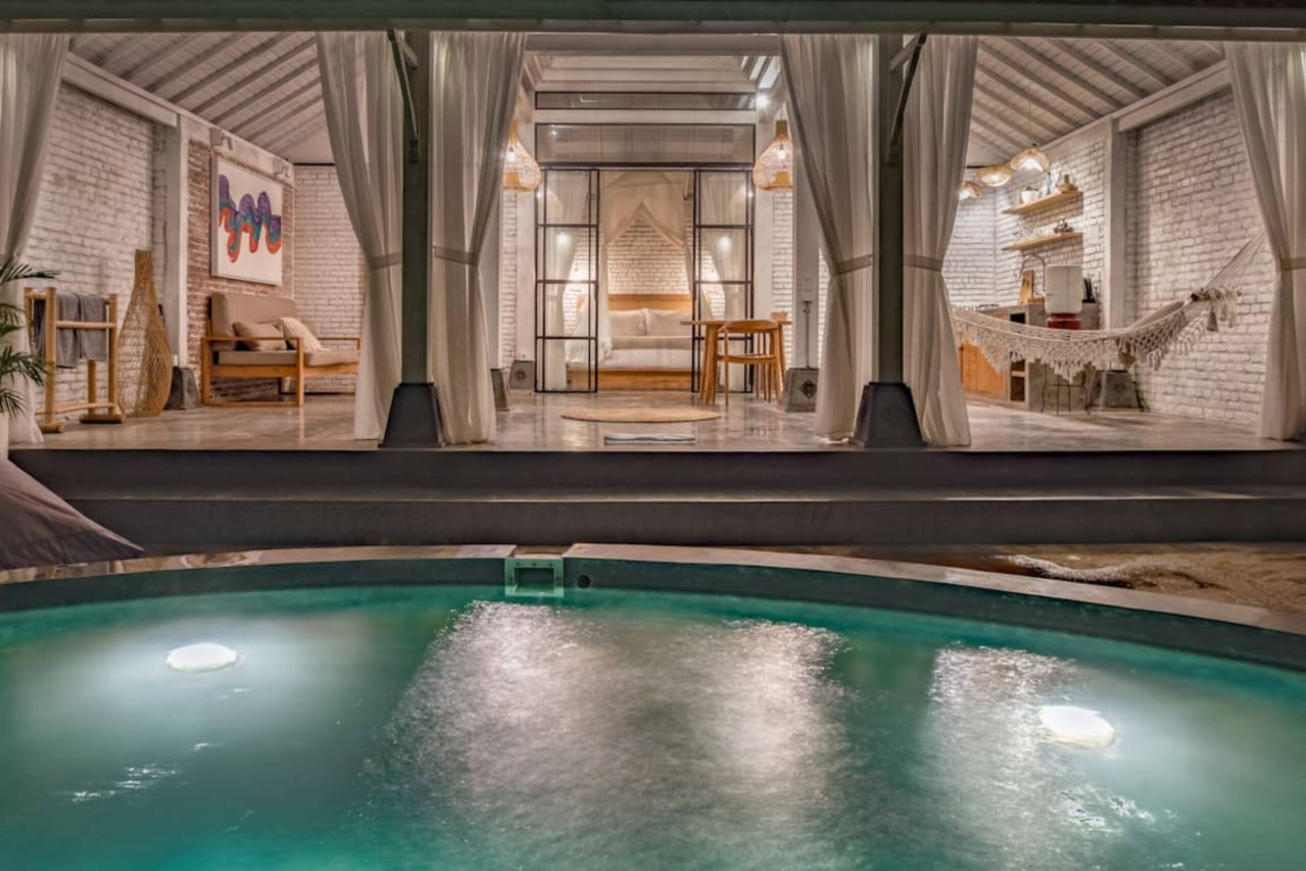Modern Villa with Private Pool & Bathtub, Ubud