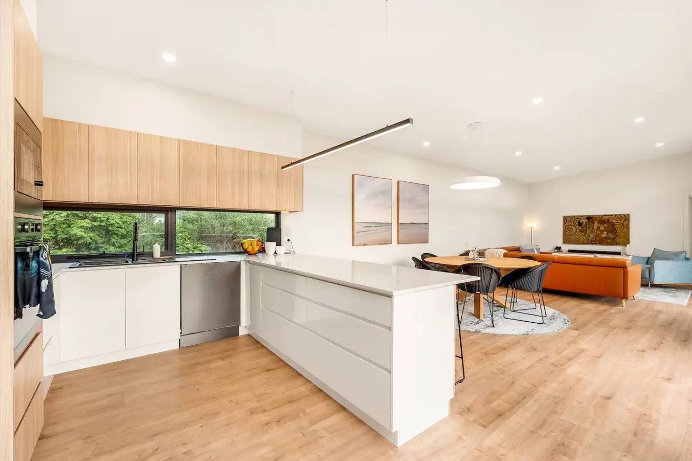 Beachfront, Luxury, Family Home in Opossum Bay 16