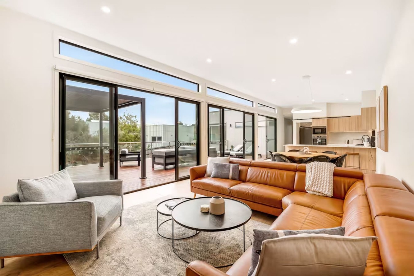 Beachfront, Luxury, Family Home in Opossum Bay 6