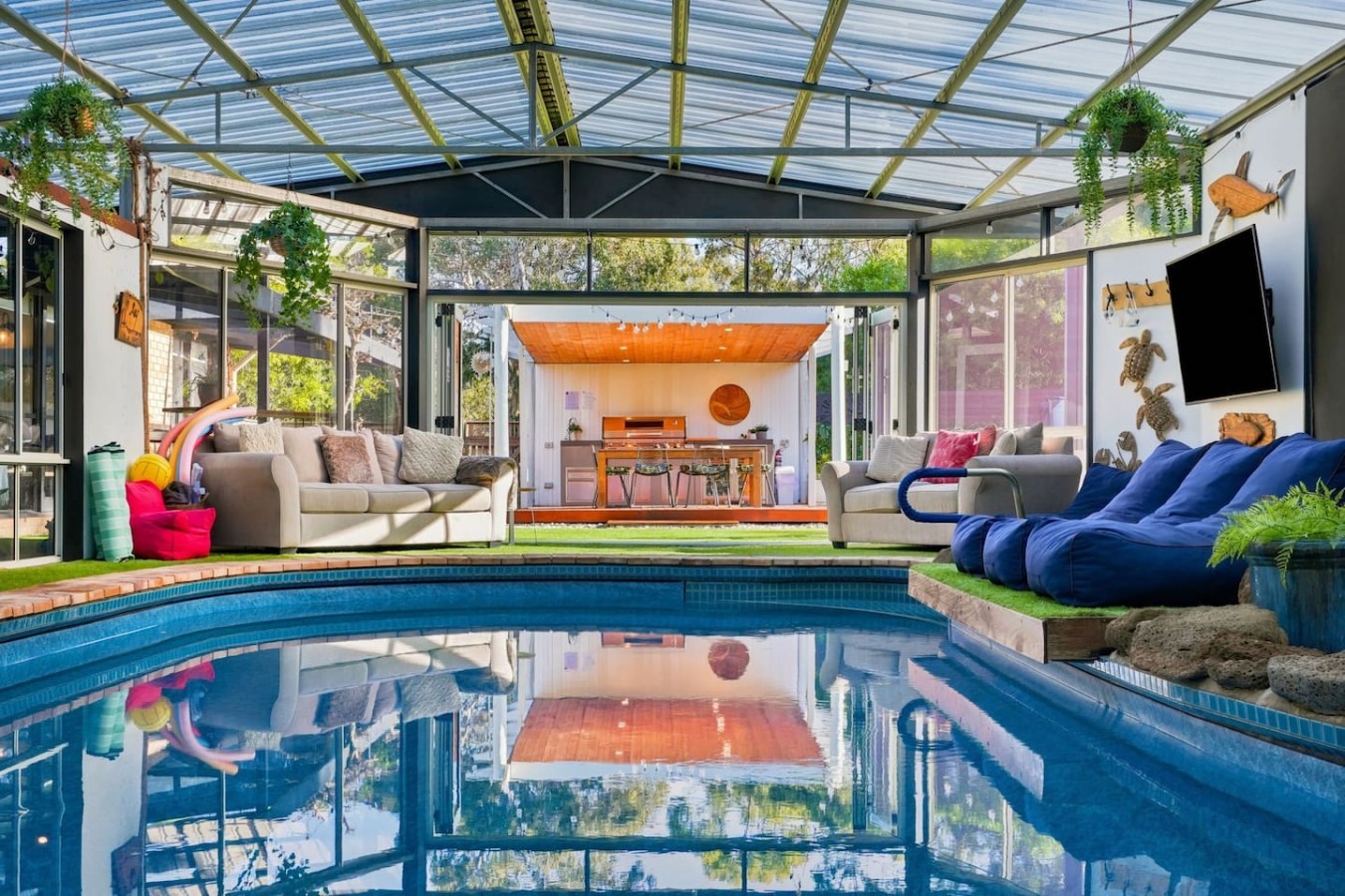 Rural Getaway: Alpacas, Pool, Hot tub, Gym, Tennis