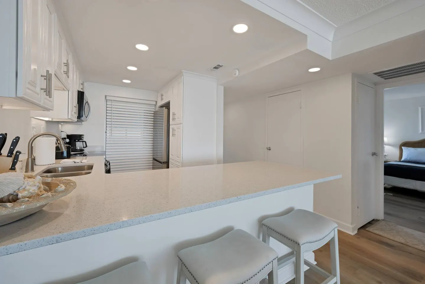 Virginia Beach Oceanfront Condo Pool + Balcony 10