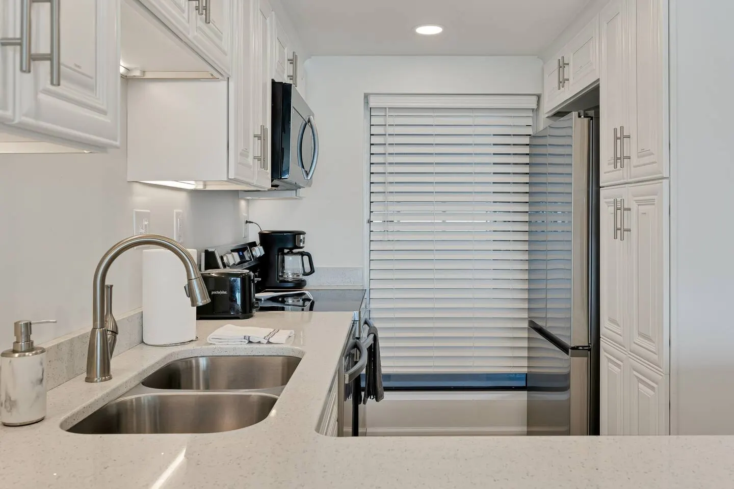Virginia Beach Oceanfront Condo Pool + Balcony 13