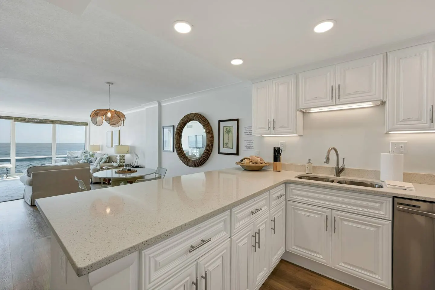 Virginia Beach Oceanfront Condo • Pool + Balcony — photo 4