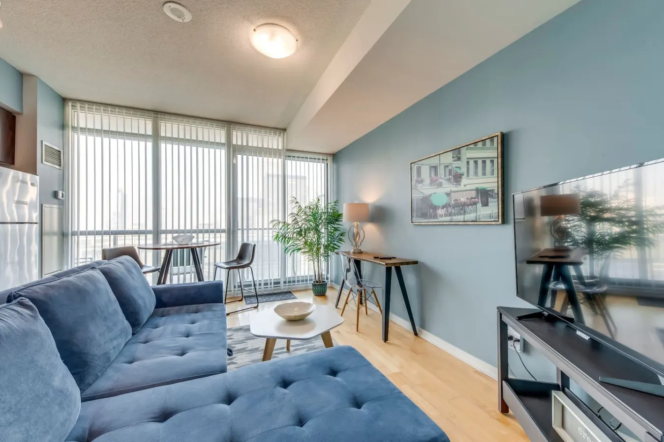 Well-Designed 1BR Balcony Prime Location 10