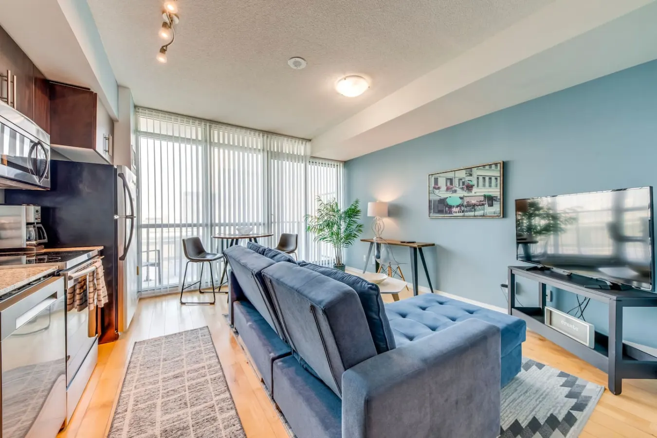 Well-Designed 1BR Balcony Prime Location 7