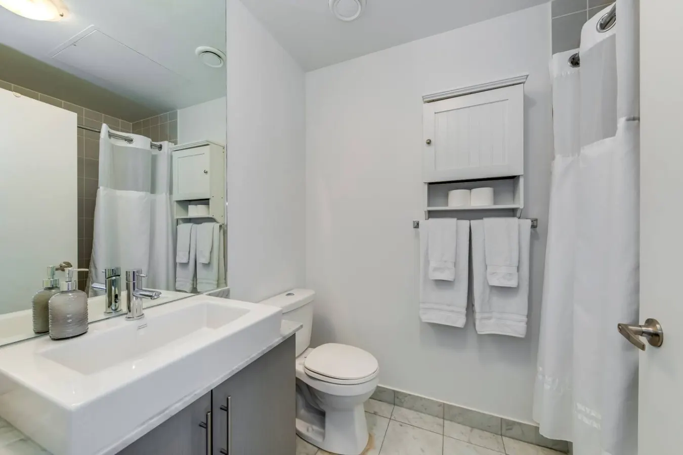 Well-Designed 1BR Balcony Prime Location 8