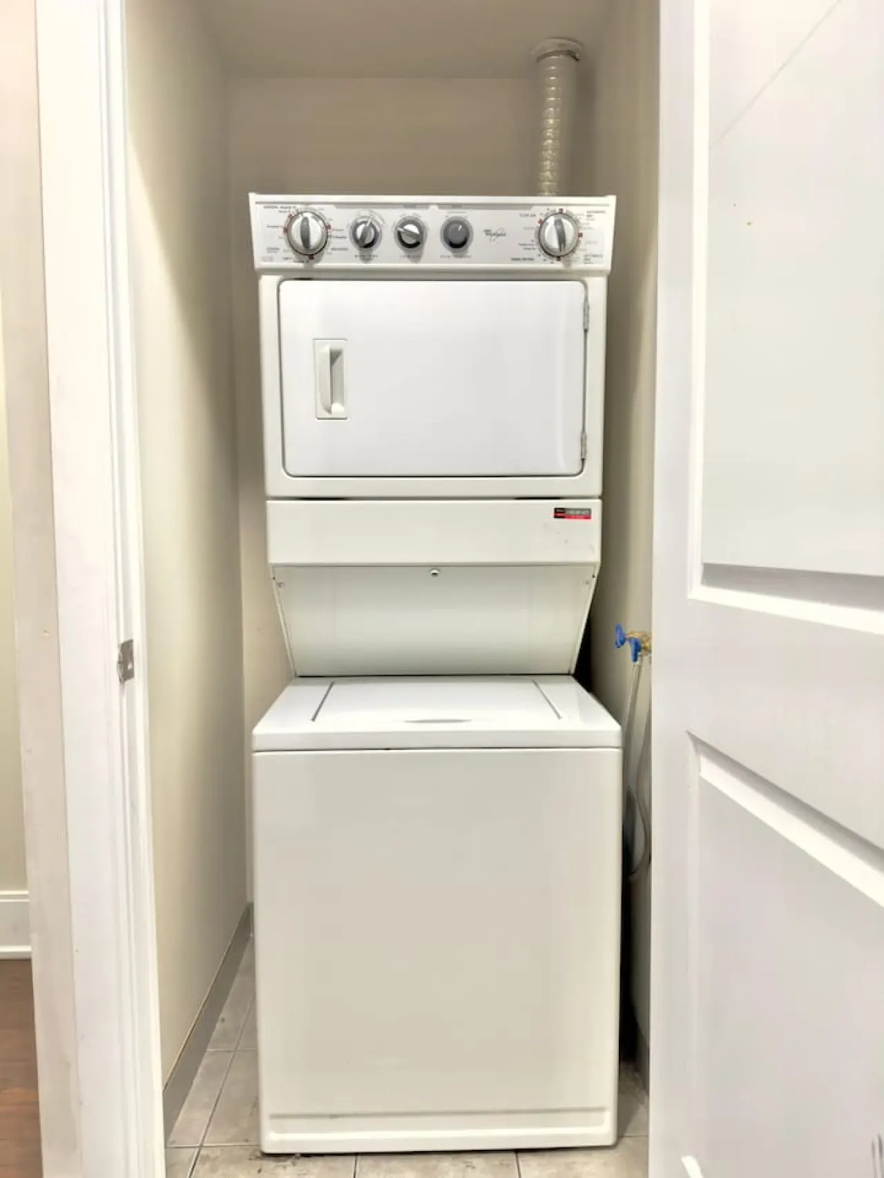 The Imperial 2BR Nest Pool & Gym Parking 14